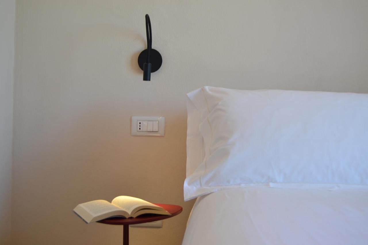 Le Cornici - Cascina Di Charme Hotell Diano dʼAlba Eksteriør bilde