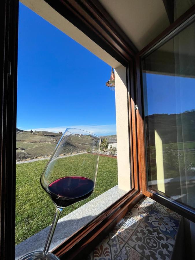 Le Cornici - Cascina Di Charme Hotell Diano dʼAlba Eksteriør bilde