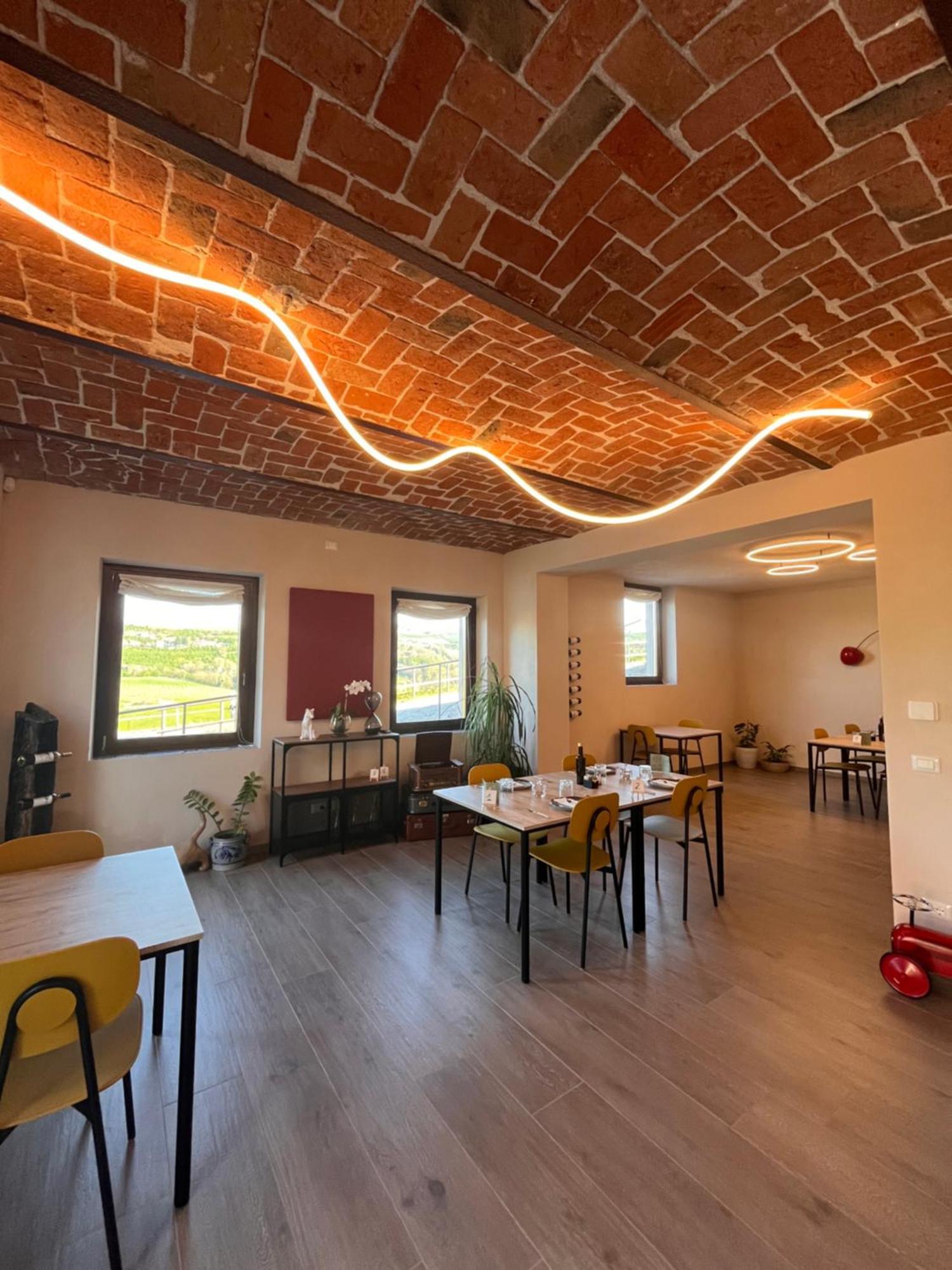 Le Cornici - Cascina Di Charme Hotell Diano dʼAlba Eksteriør bilde