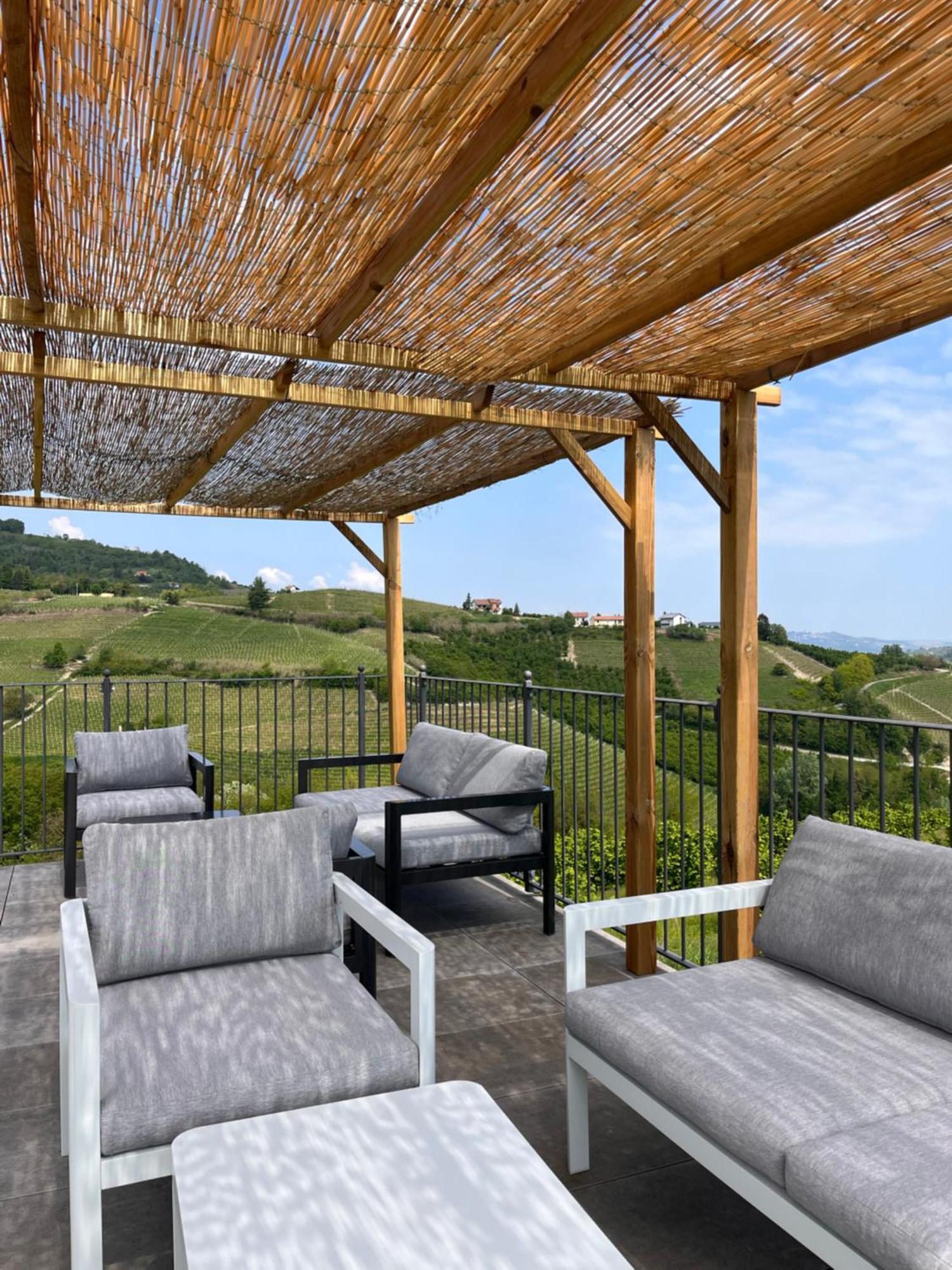 Le Cornici - Cascina Di Charme Hotell Diano dʼAlba Eksteriør bilde